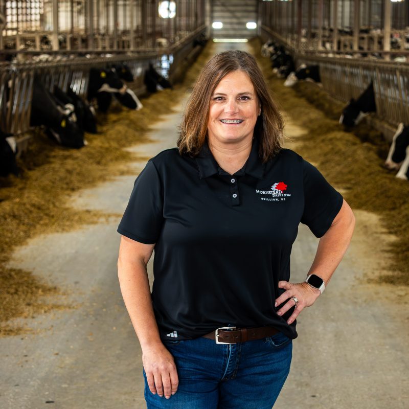 smaXtec customer Amber Horn in the barn